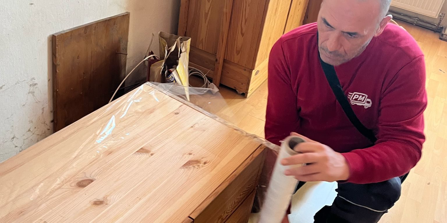 1220_Wien_Möbelpacker